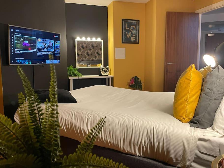 Cosy City Centre Apartment With Parking Birmingham Exterior photo